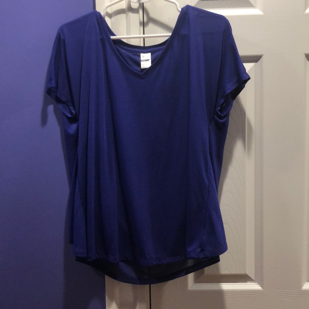 NWOT Old Navy athletic t-shirt